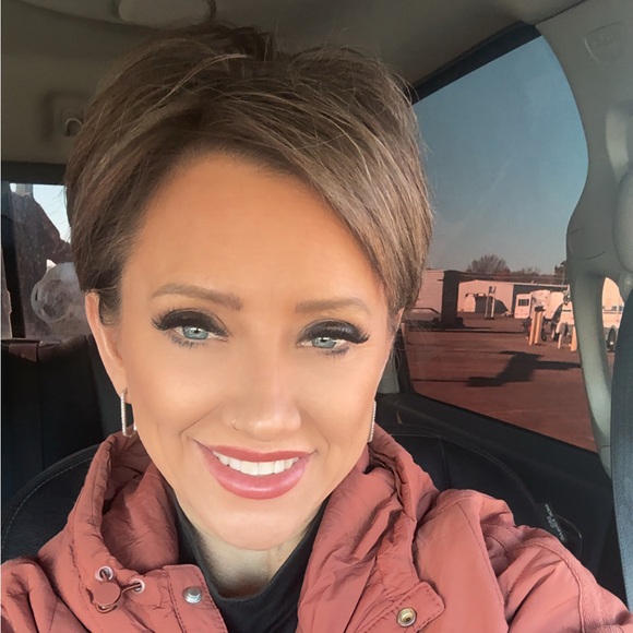 Meet your Posher, Tabitha - Picture 1 of 1